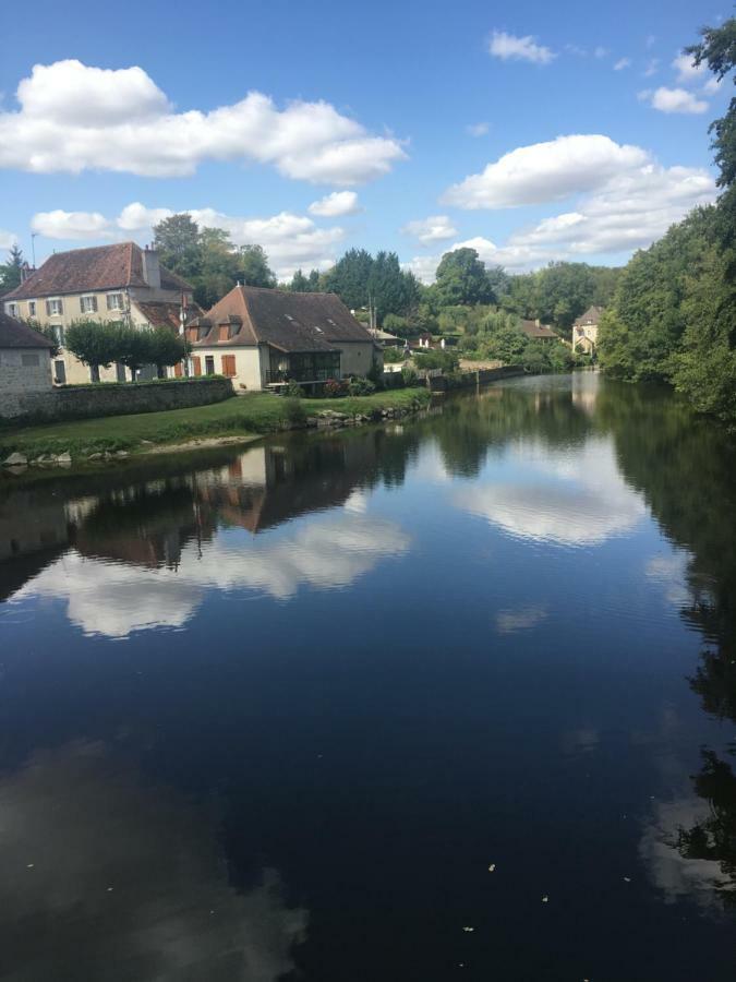 Riverside Barn La Trimouille Bagian luar foto
